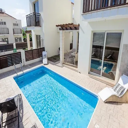 Oceanview Luxury 073 דירה פאראלימני